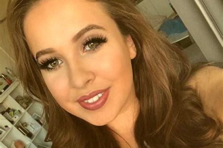Natalie, 20, a brunette amber-eyed caucasian companion based in Dukstas. Offering Overnight, Couples. Available for incall and outcall, day and evening dates.