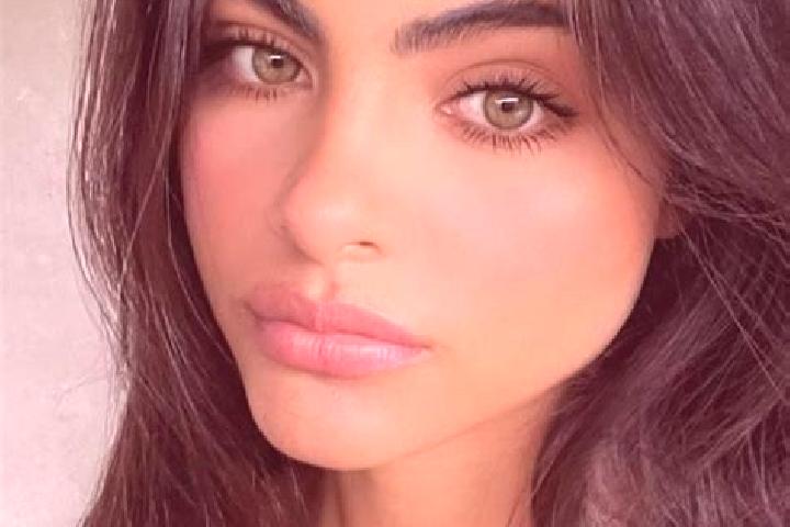 Natalie, 20, a brunette green-eyed indian companion based in Harmston. Offering GFE, Party Girl, Prostate Massage. Available for incall and outcall, day and ...