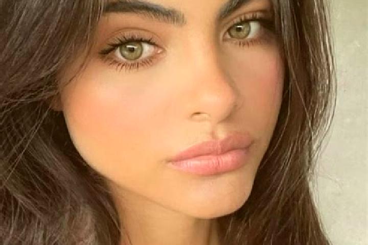 Natalie, 21, a brunette dark-eyed indian companion based in Busby. Offering GFE, CIM, OWO. Available for incall and outcall, day and evening dates.