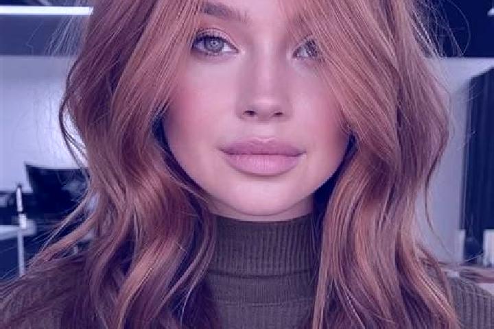 Natalie, 22, a auburn hazel-eyed slavic companion based in Khakriz. Offering GFE, Deep French Kissing, Duos. Available for incall and outcall, day and evenin...