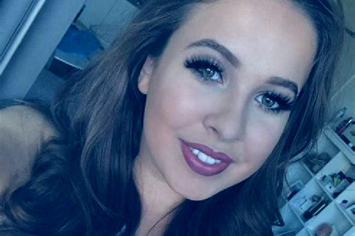 Natalie, 22, a chestnut dark-eyed european companion based in Nowogrod Bobrzanski. Offering Party Girl, Massage, 69, Domination. Available for incall and out...