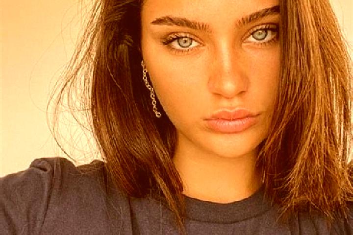 Natalie, 24, a brunette brown-eyed european companion based in Al Hindiyah. Offering Duos, Massage, Fetish, Striptease. Available for incall and outcall, day...