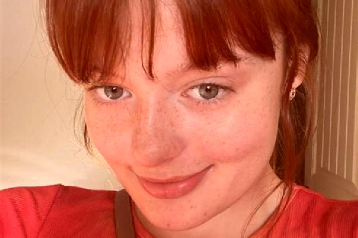 Natalie, 24, a red grey-eyed caucasian companion based in Ii. Offering Domination, Dinner Date, BDSM. Available for incall and outcall, day and evening dates.