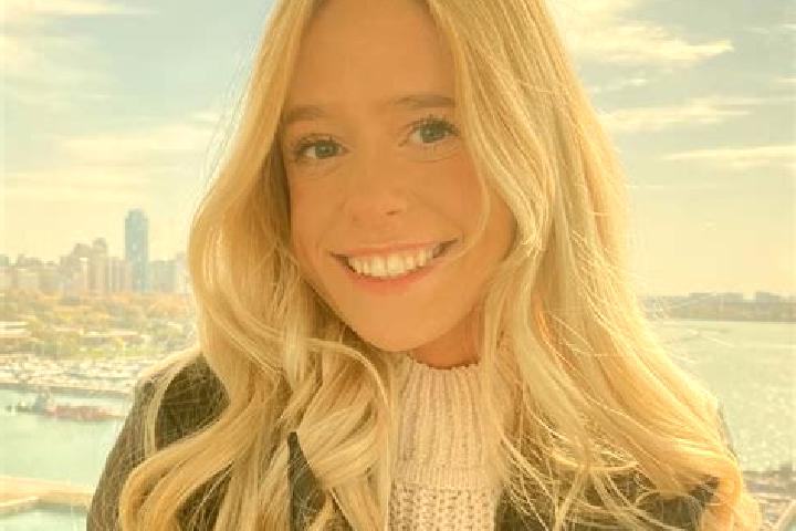 Natalie, 24 — Escort in Moundridge, United States
