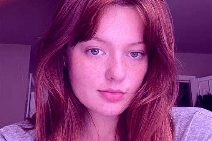 Natalie, 25, a auburn amber-eyed indian companion based in Cazanesti. Offering Party Girl, Duos, Massage. Available for incall and outcall, day and evening d...