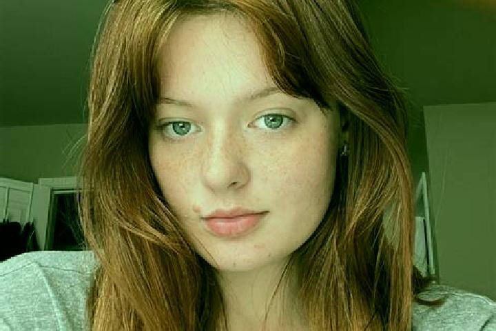 Natalie, 25, a red grey-eyed mixed companion based in Grosshartmannsdorf. Offering GFE, A-Level. Available for incall and outcall, day and evening dates.