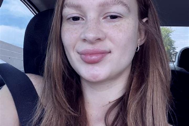 Natalie, 25 — Escort in Clarissa, United States