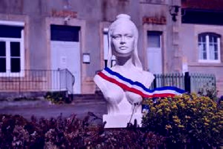 Natalie, 27 — Escort in Vagney, France
