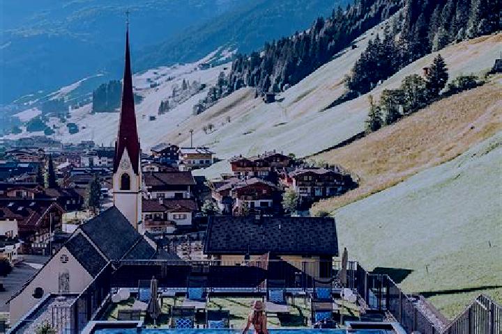 Natalie, 28 — Escort in Hall in Tirol, Austria