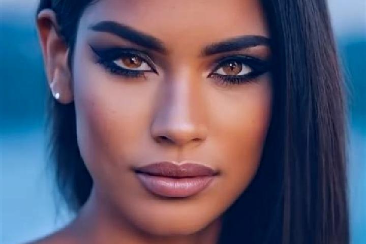 Natalie, 29, a auburn amber-eyed latina companion based in Veverske Kninice. Offering Girlfriend Experience, Overnight, Erotic Massage. Available for incall ...