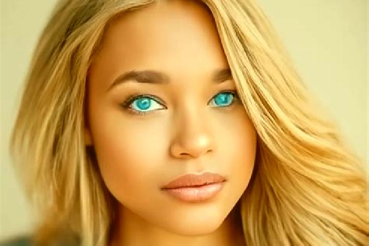 Natalie, 31, a dark blonde blue-eyed latina companion based in Rybnaya Sloboda. Offering Massage, Striptease, A-Level, Couples. Available for incall and outc...