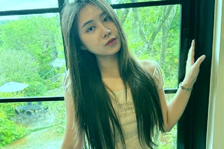 Natalie, 31 — Escort in Karita, Indonesia