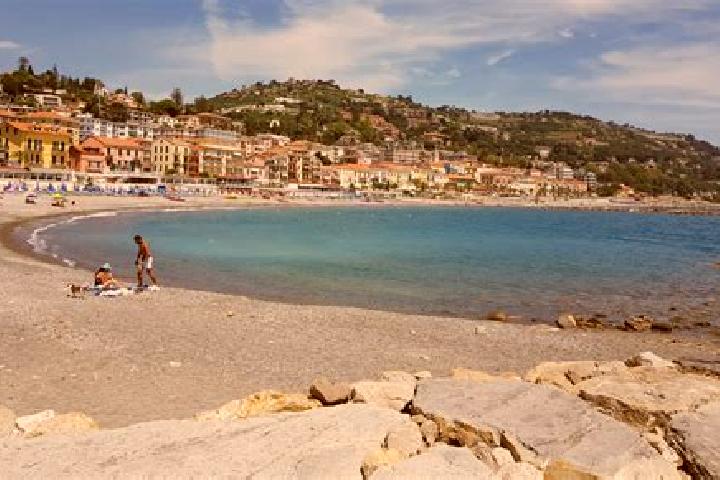 Natalie, 32 — Escort in Ospedaletti, Italy