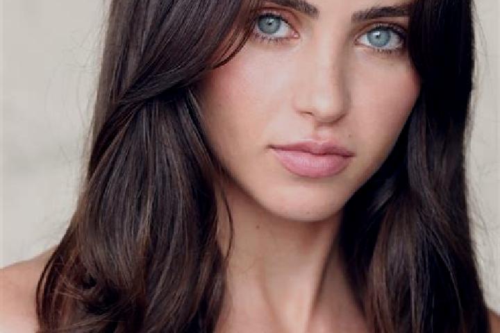 Natalie, 33, a brunette brown-eyed indian companion based in Montelupo Fiorentino. Offering Tantra, Dinner Date, Travel Companion, Prostate Massage, Couples....