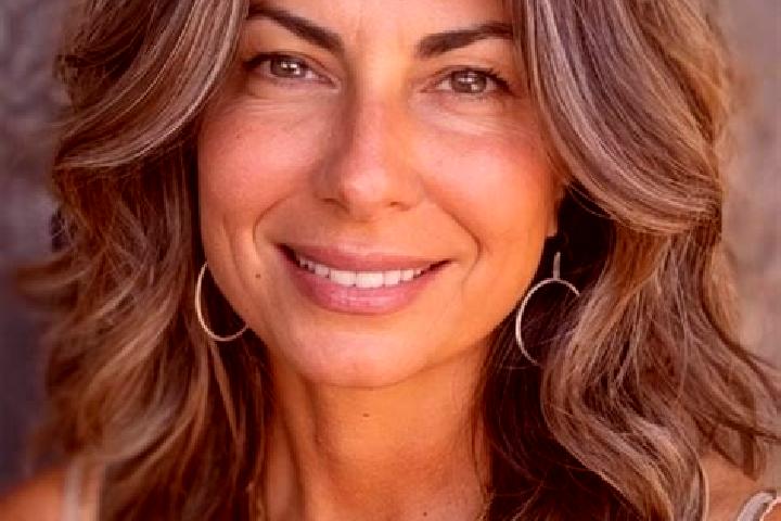 Natalie, 33, a brunette grey-eyed middle eastern companion based in General Alvear. Offering Fetish, Overnight, Deep French Kissing, Erotic Massage, Girlfrie...
