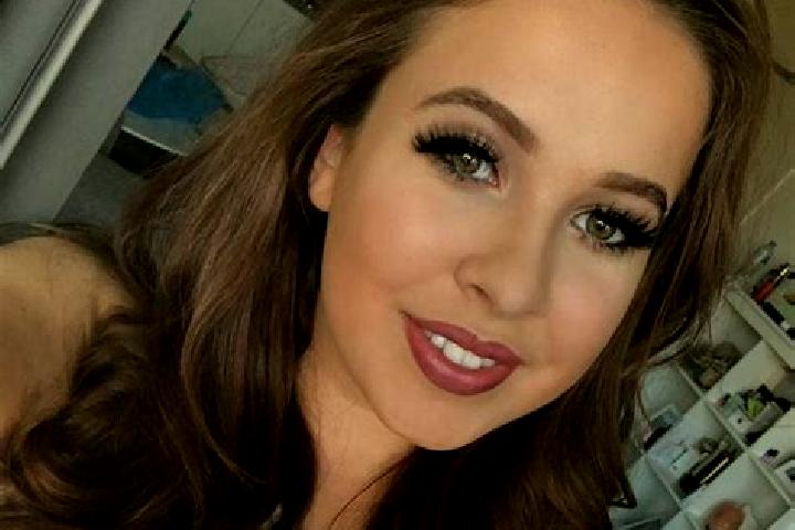 Natalie, 33, a red brown-eyed indian companion based in Einbeck. Offering Tantra, Erotic Massage, Deep French Kissing, Dinner Date. Available for incall and ...
