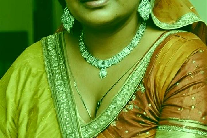 Natalie, 33 — Escort in Singhesar Asthan, India