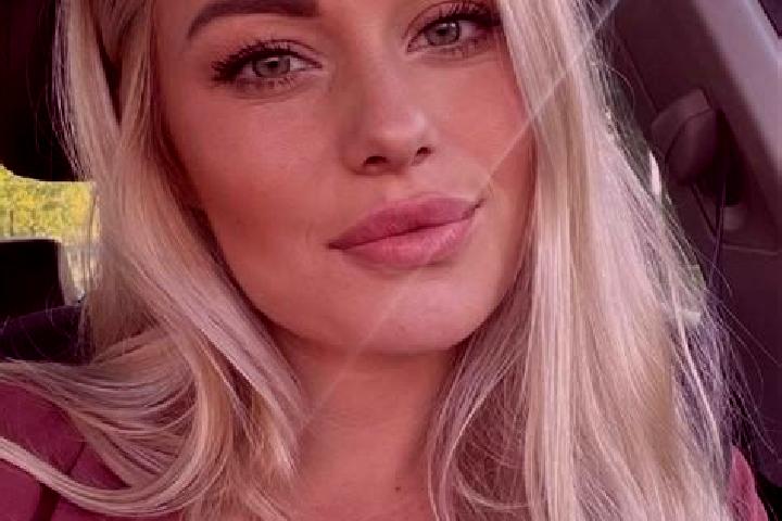 Natalie, 34, a blonde hazel-eyed asian companion based in Tomelloso. Offering Girlfriend Experience, Striptease, OWO, Massage. Available for incall and outca...