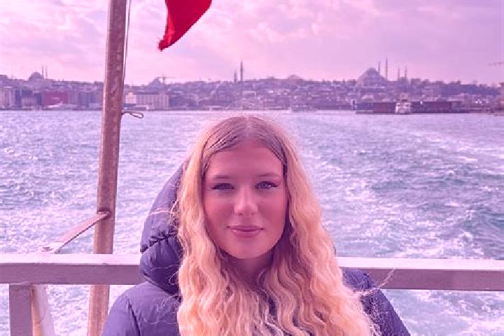 Natalie, 39 — Escort in Kiel, United States