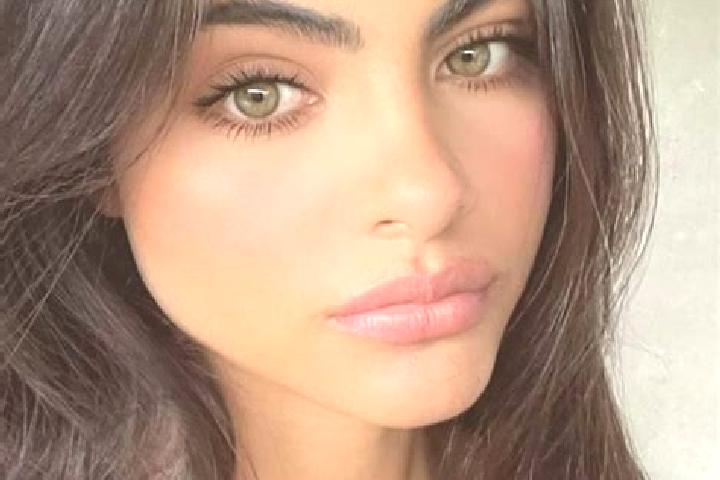 Nora, 20, a brunette green-eyed indian companion based in Velleron. Offering A-Level, OWO, Couples, Fetish. Available for incall and outcall, overnight booki...