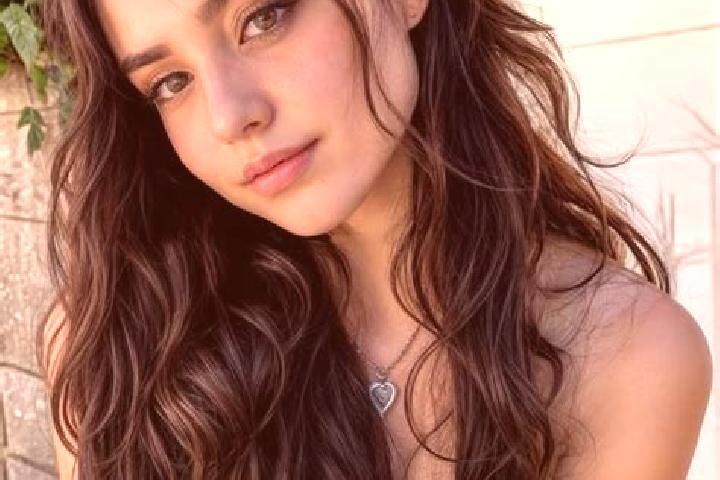 Nora, 20, a brunette hazel-eyed mixed companion based in Mioglia. Offering Striptease, A-Level, Massage, Fetish. Available for incall and outcall, day and ev...