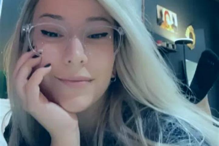 Nora, 21, a platinum blonde dark-eyed mediterranean companion based in San Stino di Livenza. Offering Deep French Kissing, Girlfriend Experience, Couples. Av...