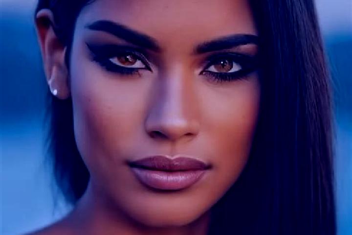Nora, 21, a red amber-eyed latina companion based in Ventosa. Offering Travel Companion, Couples, Prostate Massage, 69, BDSM. Available for incall and outcal...