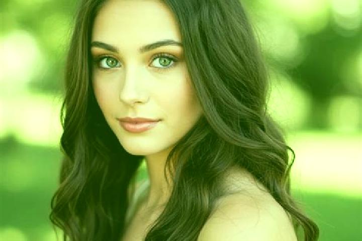 Nora, 22, a brunette hazel-eyed mediterranean companion based in Pasirluhur. Offering Tantra, A-Level, Couples. Available for incall and outcall, day and eve...
