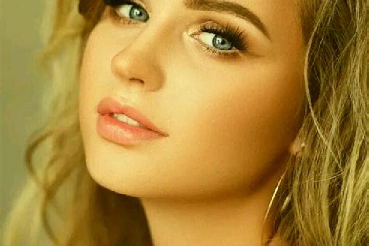 Nora, 22, a dark blonde blue-eyed mediterranean companion based in Wynnum West. Offering Couples, Domination, Overnight, BDSM, Girlfriend Experience. Availab...