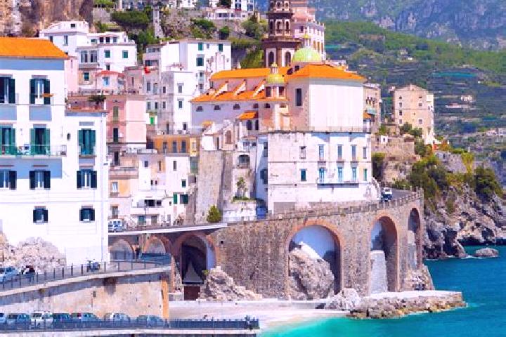 Nora, 22 — Escort in Brivio, Italy