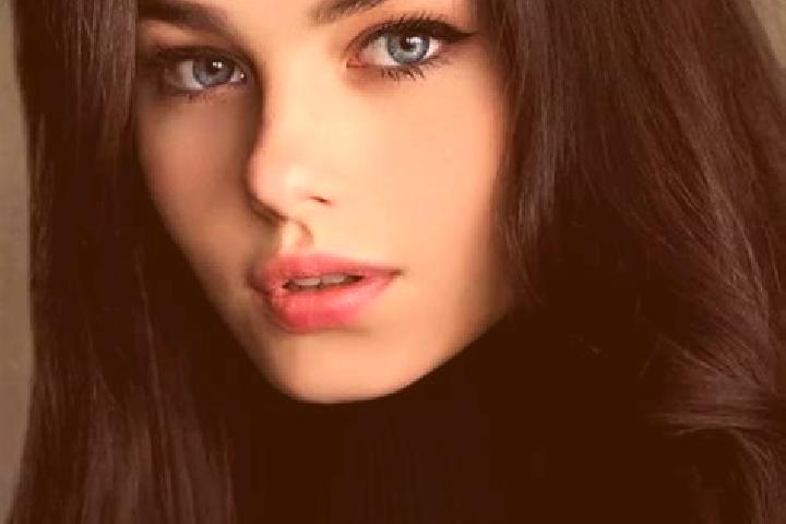 Nora, 23, a chestnut dark-eyed slavic companion based in Santa Ines West. Offering Party Girl, Couples, Erotic Massage, Domination, Massage. Available for in...