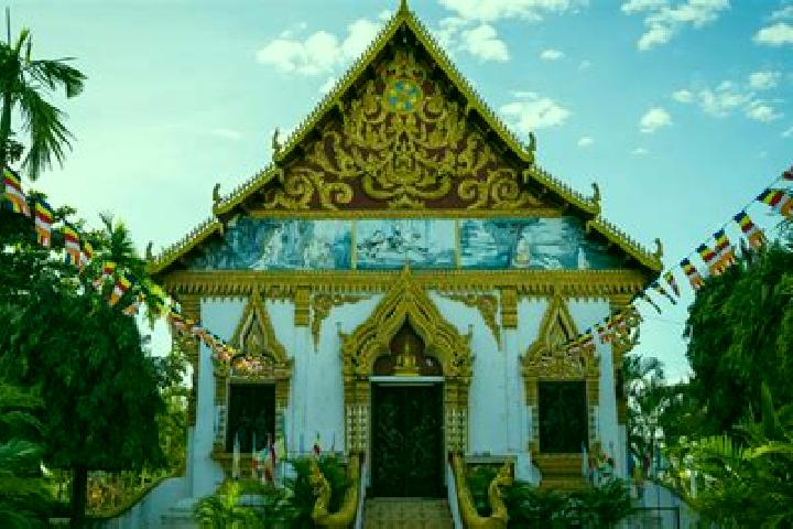 Nora, 23 — Escort in Champasak, Laos