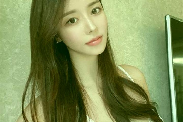 Nora, 23 — Escort in Jiukeng, China