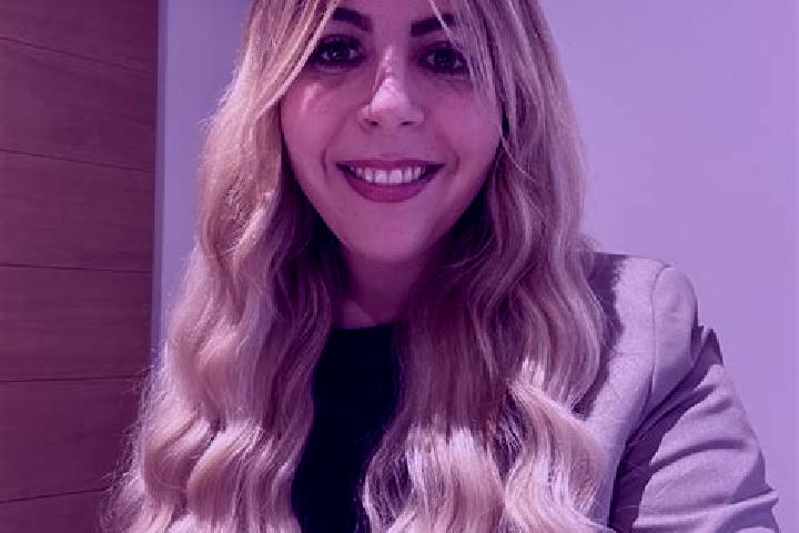 Nora, 23 — Escort in Selommes, France