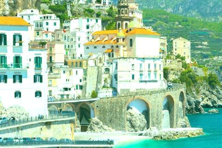 Nora, 24 — Escort in Petrona, Italy