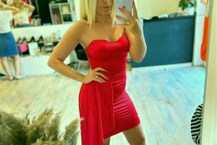Nora, 25 — Escort in Botos, Serbia