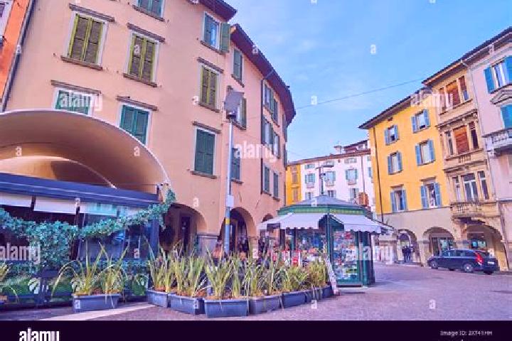 Nora, 25 — Escort in Pontida, Italy