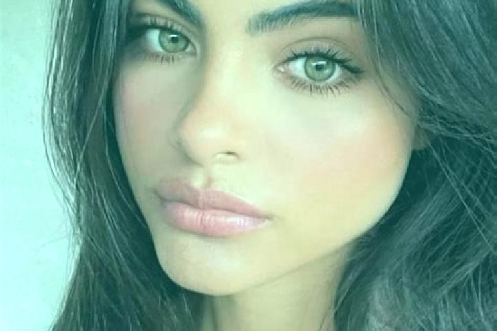 Nora, 26, a brunette dark-eyed indian companion based in Beaulieu-sur-Layon. Offering Fetish, Duos, GFE. Available for incall and outcall, overnight bookings...
