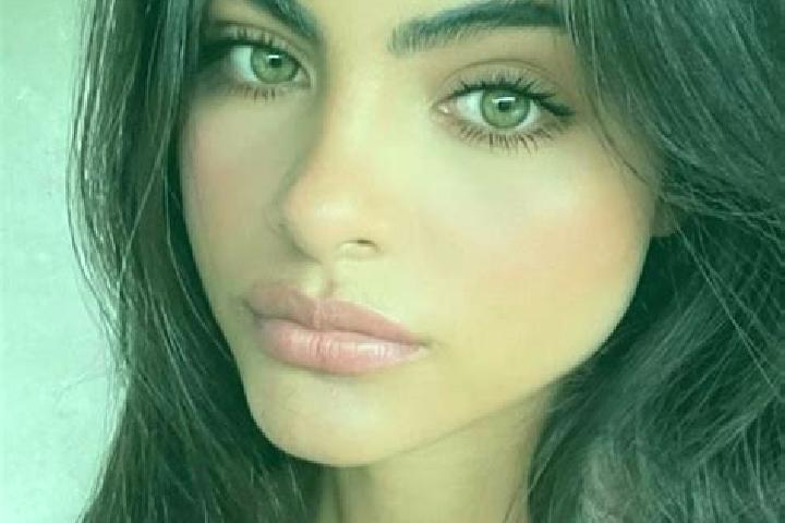 Nora, 26, a brunette green-eyed european companion based in Gangkou. Offering Domination, Roleplay, Couples. Available for incall and outcall, overnight book...