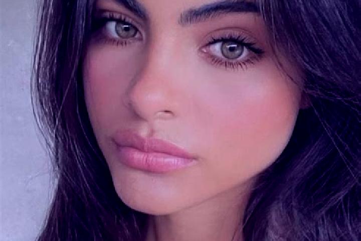 Nora, 26, a brunette green-eyed indian companion based in Jauru. Offering 69, Massage, A-Level. Available for incall and outcall, overnight bookings available.