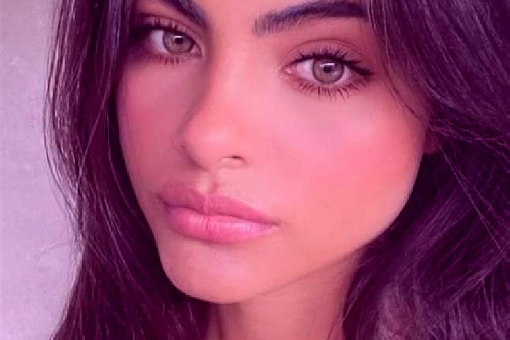 Nora, 26, a red green-eyed indian companion based in Cil. Offering Dinner Date, Party Girl, Erotic Massage. Available for incall and outcall, overnight booki...