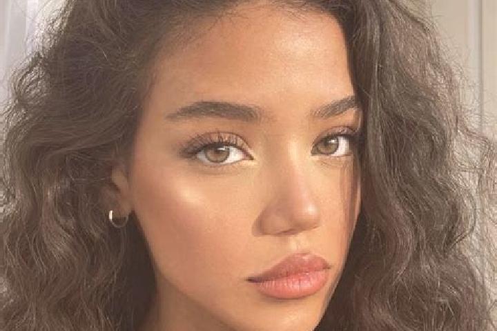 Nora, 27, a black brown-eyed european companion based in Benia. Offering Couples, CIM, Striptease. Available for incall and outcall, overnight bookings avail...