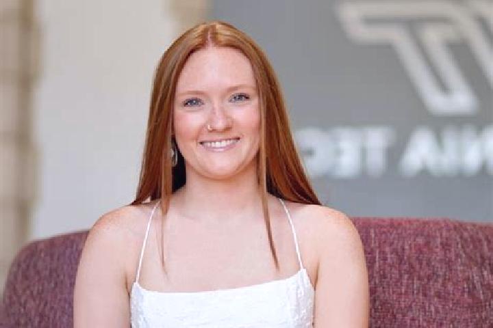 Nora, 27 — Escort in Bristow, United States