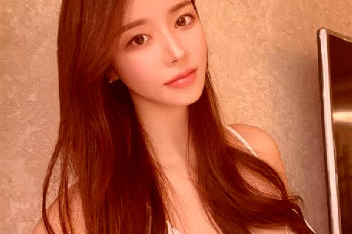 Nora, 27 — Escort in Mio, Indonesia