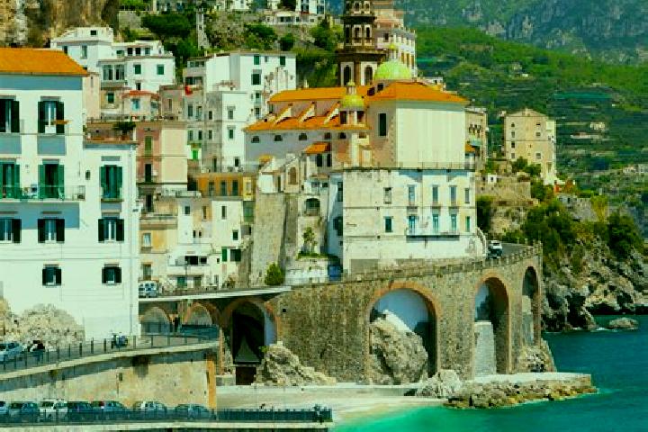 Nora, 27 — Escort in Pozzallo, Italy