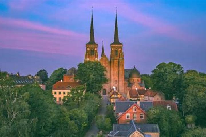 Nora, 27 — Escort in Roskilde, Denmark