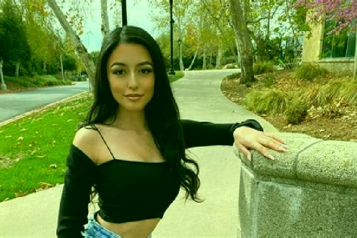 Nora, 28 — Escort in Chelem, Mexico