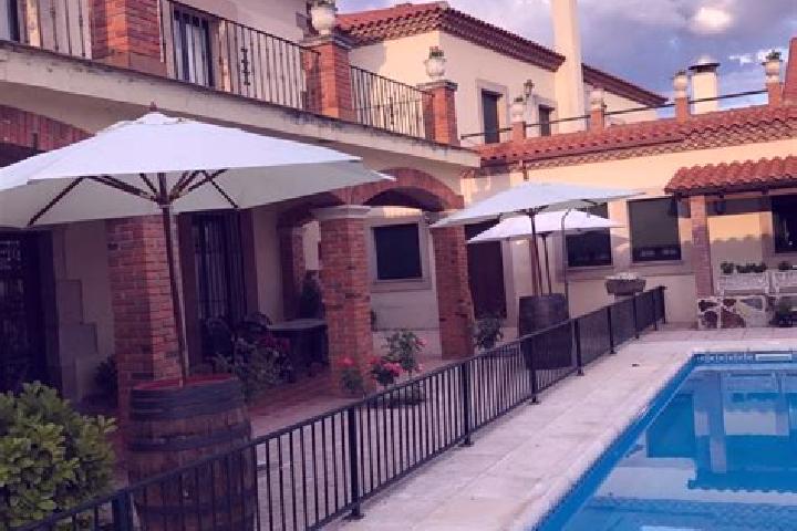 Nora, 28 — Escort in Monfarracinos, Spain