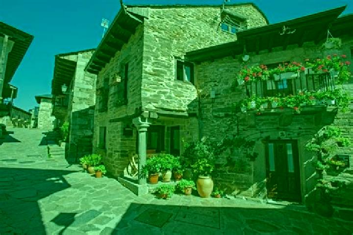 Nora, 28 — Escort in Puebla de Sanabria, Spain