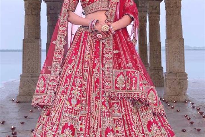 Nora, 30 — Escort in Red, India